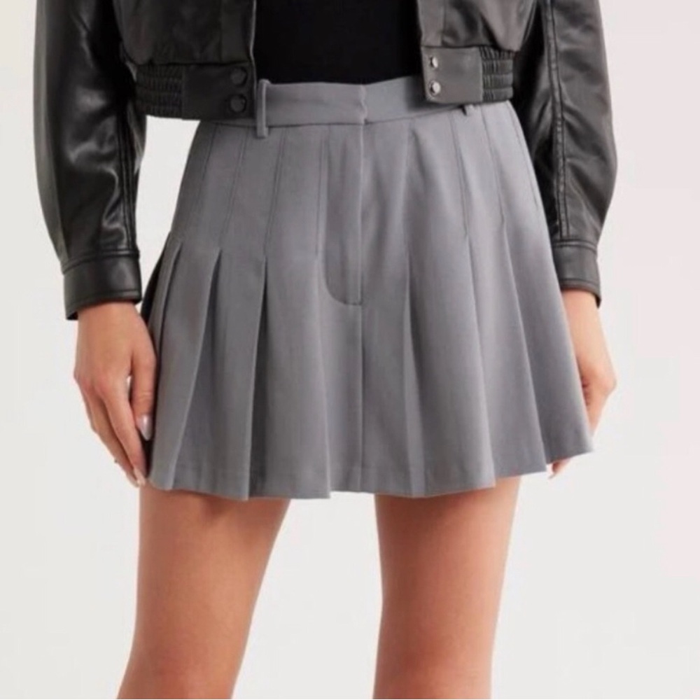 JASON WU • EDIT • DARK GREY PLEATED MINI SKORT • Sz M • NWT